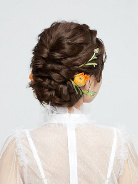 2020年最流行的田園森女系盤(pán)發(fā)，點(diǎn)亮美發(fā)飾品銷(xiāo)售新風(fēng)尚